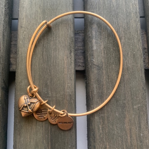 Alex and Ani Heart & Arrow Bracelet - Picture 1 of 2
